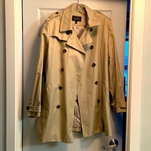 Only few times worn . Almost new pea coat .